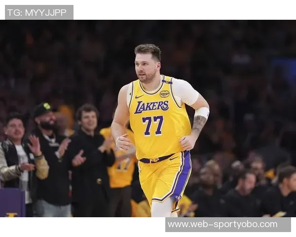 东契奇谈与詹姆斯默契提升彼此理解更深刻共同追求胜利